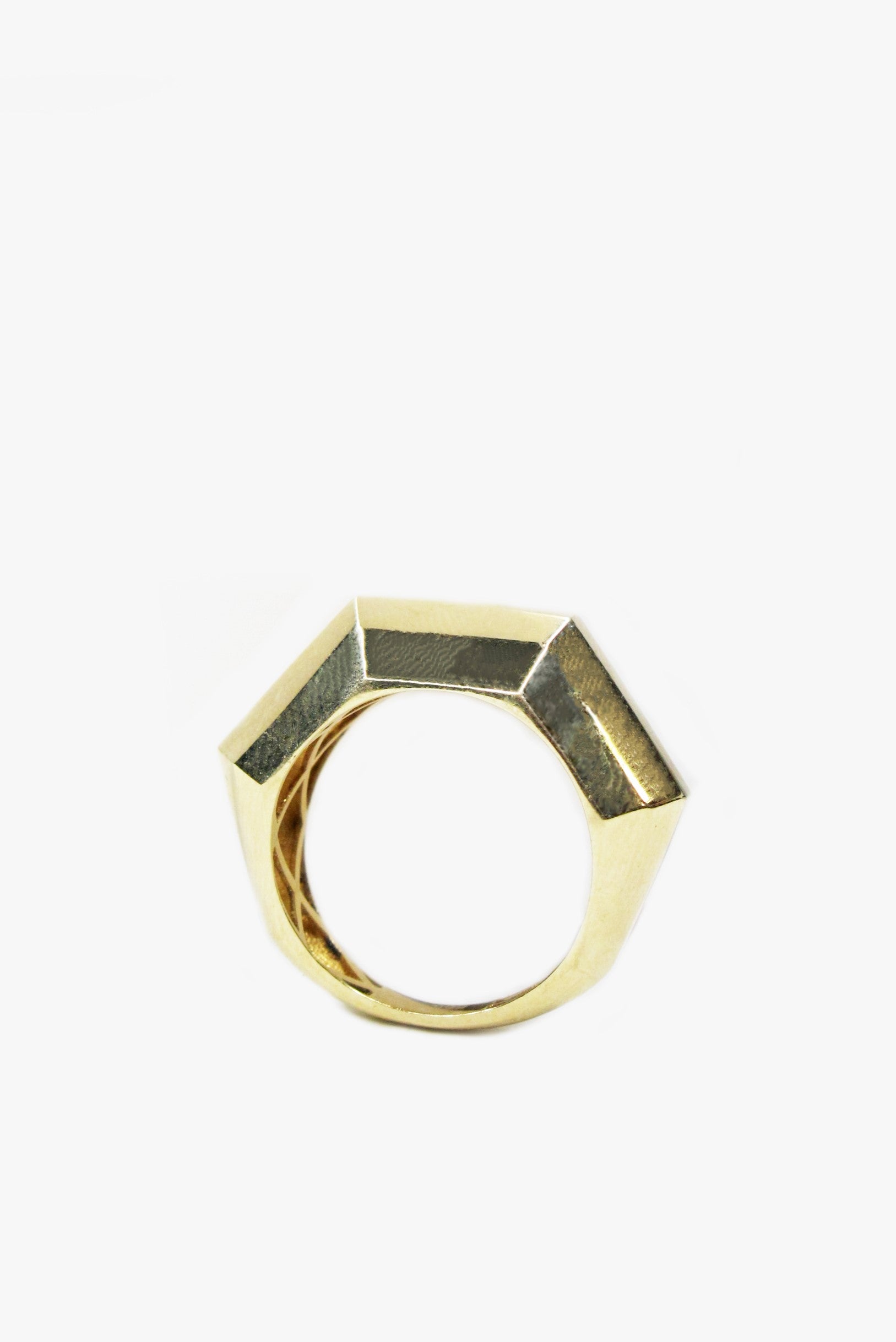 ANILLLO PENTAGONAL ORO 14K.